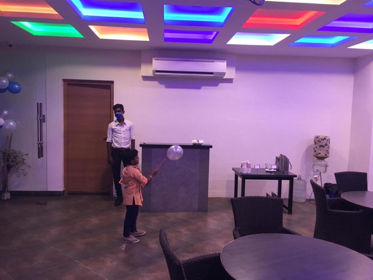 Urvashi Residency Hotel Madras Buitenkant foto