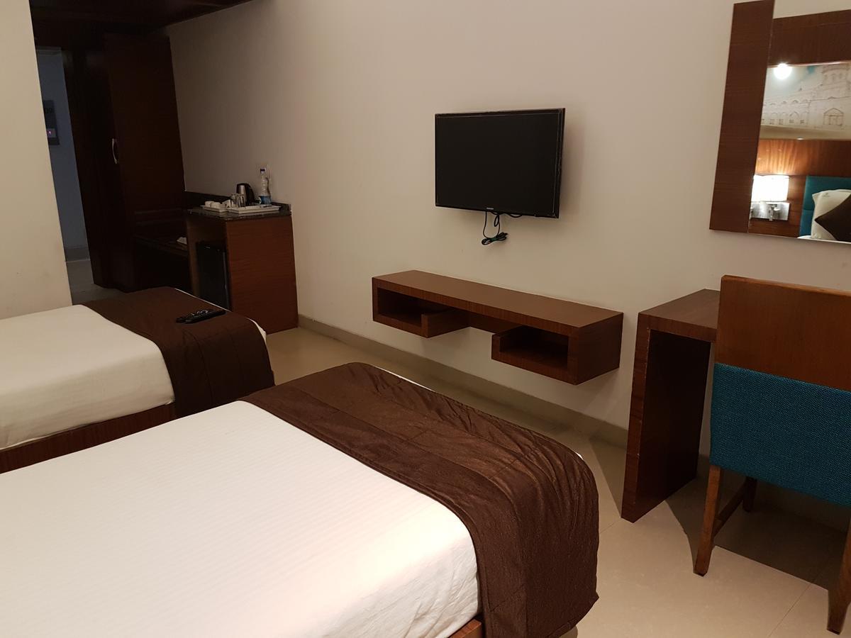 Urvashi Residency Hotel Madras Buitenkant foto