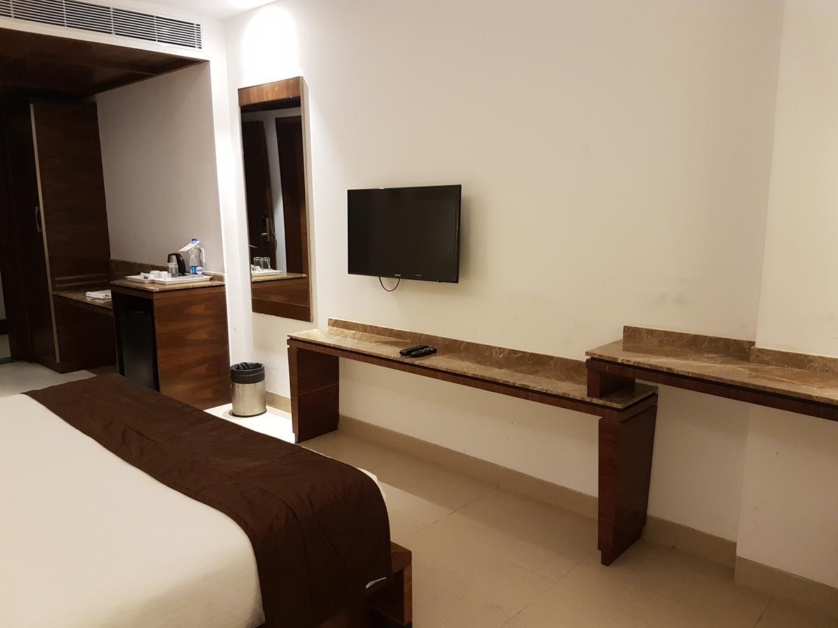 Urvashi Residency Hotel Madras Buitenkant foto