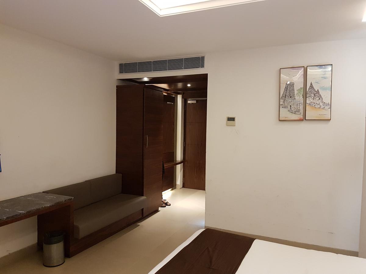 Urvashi Residency Hotel Madras Buitenkant foto