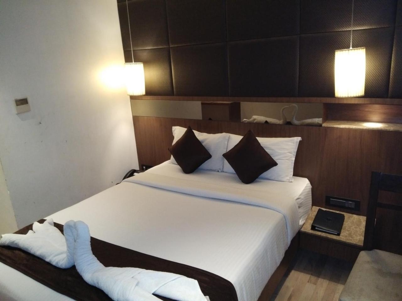 Urvashi Residency Hotel Madras Buitenkant foto