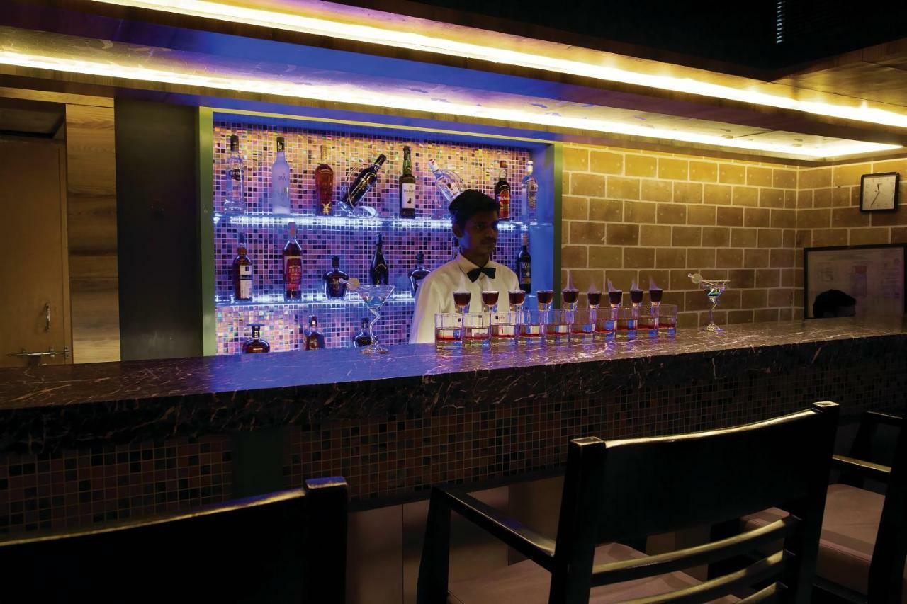 Urvashi Residency Hotel Madras Buitenkant foto